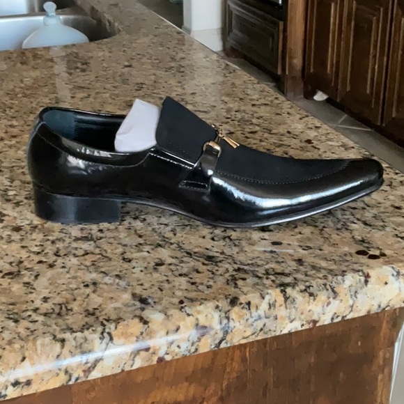 Shoes - Picture 2 of 5